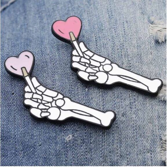 2 Skeleton Hands Holding Heart Balloon Pin Brooch - Picture 1 of 4